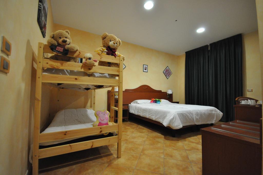 Impero Hotel Beauty & Spa - Bike Hotel Cantello Szoba fotó