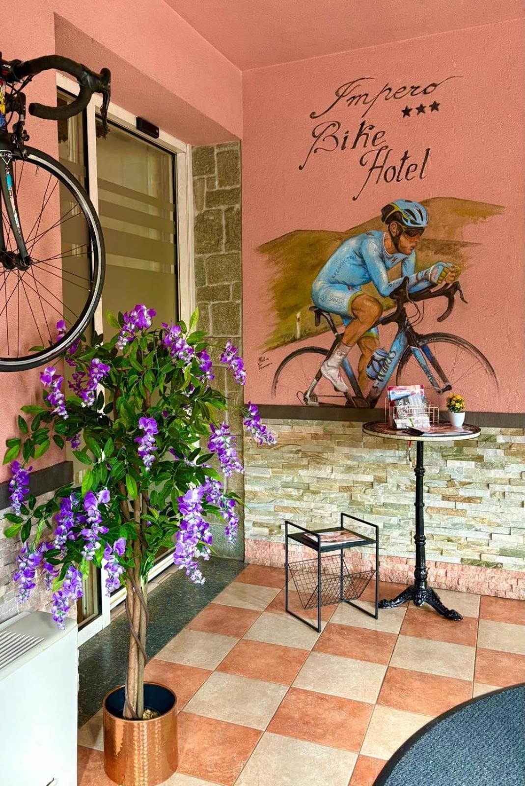 Impero Hotel Beauty & Spa - Bike Hotel Cantello Kültér fotó